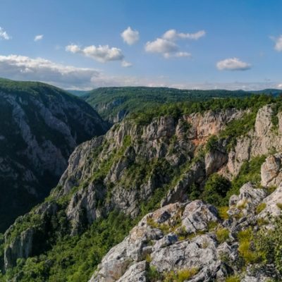 A szlovák karszt természeti kincsei: a Szádelői-völgy, a Görgői- és az Áji- vízesések